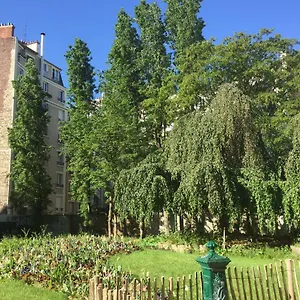 Studio Eulalie , Paris France